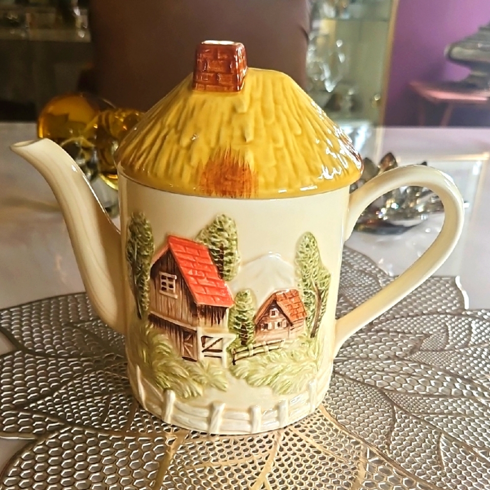 Tea Pot Vintage MARKS & Rosenfeld cottage Fair Yellow Perfect Cond. 1960-70